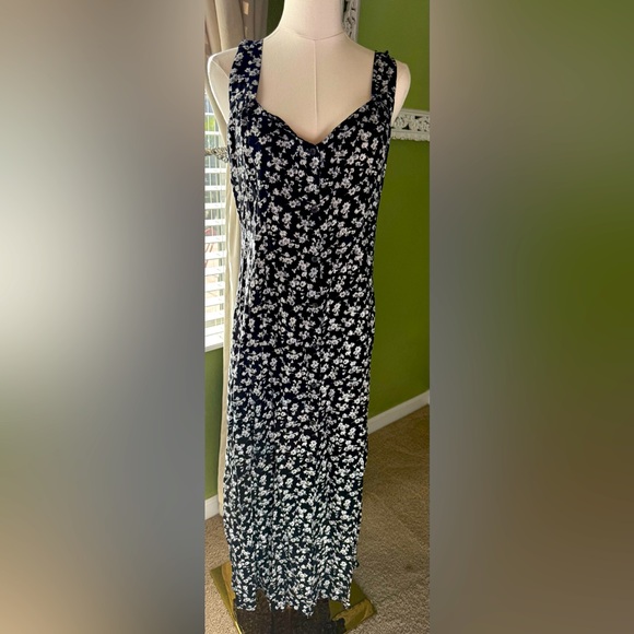 Liz Claiborne Dresses & Skirts - Liz Claiborne Black and White Sleeveless maxi Sundress